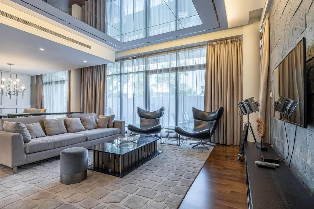 Spacious And Elegant 5Br Plus Maids Room Villa In Damac Dubai Ngoại thất bức ảnh